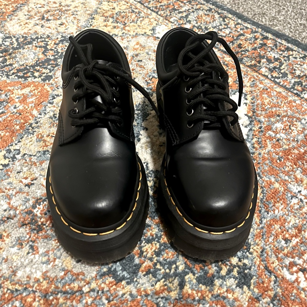 Dr. Martens 8053 Platform Casual Shoe in Black Polished Smooth Leather